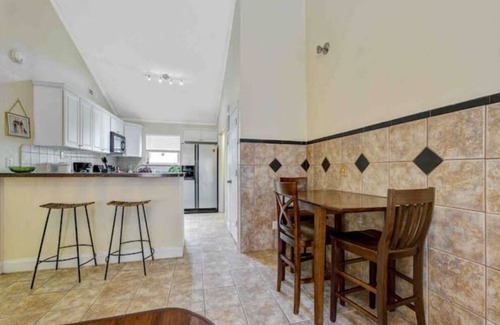 West Ashley Apartment | The Dolly Apartment your perfect mid term home with full kitchen 2 bed 2 bath