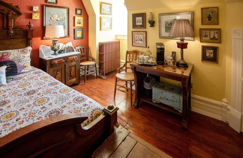 Ashfield Bed & Breakfast | The Dolon House Bed and Breakfast