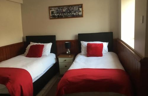 Chard Hotel | The Dolphin Hotel