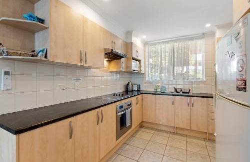 Port Elliot Apartment | The Dolphins 1 1-10 Strangways Tce Port Elliot - No Linen Included