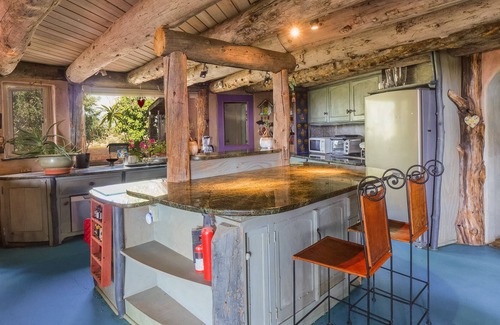 Arroyo Hondo House | The Dome House in Taos