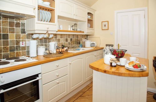 Dunning Cottage | The Doocot is a luxury rural retreat for couples.