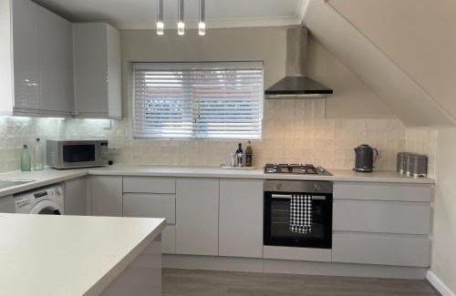 Netherton House | The Dooley 3-Beds Sleeps 6 Pet Friendly