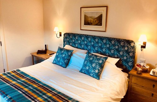 Withyham Bed & Breakfast | The Dorset Arms Cottage & Pub Rooms