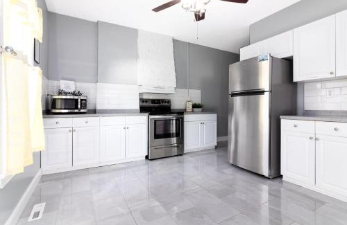 Niagara Falls House | The Double Down Complex Perfect for large Groups