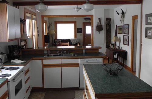 Philipsburg Cottage | The Douglas Creek Cottage, Great Views, Cozy and Comfortable.