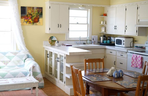 Grapetown House | The Dove House | Adorable/Firepit/Quaint/Private (by WTG)