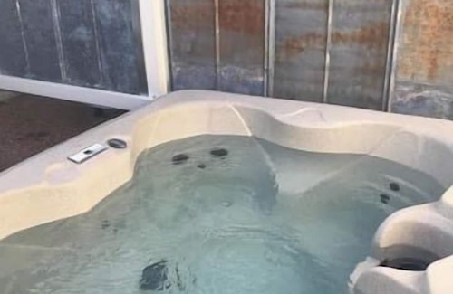 Fredericksburg Apartment | The Downtown Studio 2, Walk to main, hot tub!
