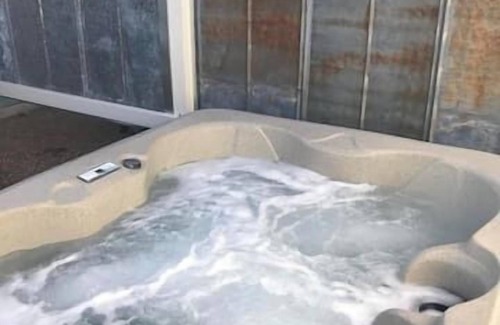 Fredericksburg Apartment | The Downtown Studio 2, Walk to main, hot tub!