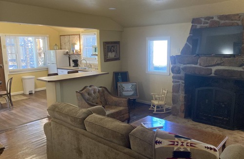 Medicine Park Cottage | The Dragonfly
