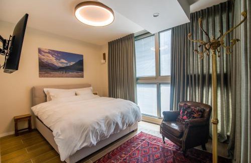 Haifa Apartment | The dream penthouse in front of the sea with Jacuzzi and BBQ
