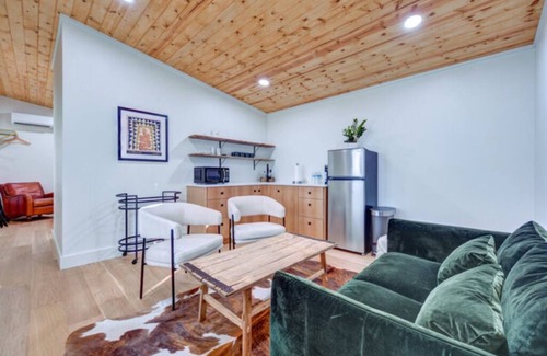 Warrenton Apartment | The Dreamer - Farmstead