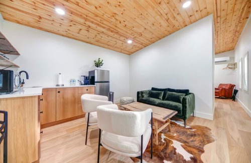 Warrenton Apartment | The Dreamer - Farmstead