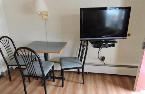 Downtown Juneau Hotel | The Driftwood Lodge