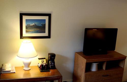 Downtown Juneau Hotel | The Driftwood Lodge
