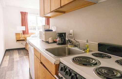 Downtown Juneau Hotel | The Driftwood Lodge