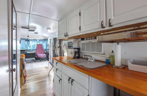 Driftwood House | The Driftwoods Red RV - Pet Friendly!