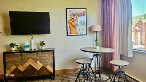 Crested Butte House | THE DROP IN the edge of adventure