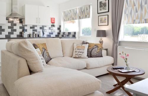 Willesborough House | The Duck House