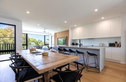 Agnes Water House | The Dūne - 4 BR with Private Pool - 100m to Beach