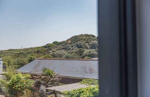 Camber House | The Dunes, Camber Sands by Bloom Stays - coastal house within metres of the sandy beach