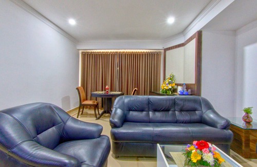 Kaloor Hotel | The Dunes Continental