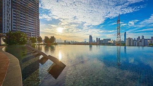 Taman Pertama Apartment | The E48-10 Stay