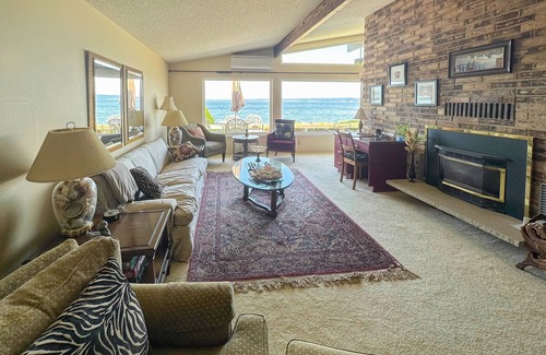 Coupeville House | The Eagle's Eye Beach House | Dog-friendly, beachfront home in Coupeville