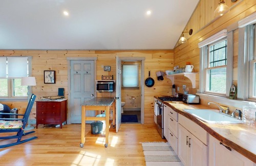 Rockwood Cottage | The Eagle's Landing (Waterfront on the Moose River!)