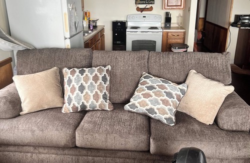 Richfield Springs Cabin | The Eagles Nest A Charming 3-bedroom cabin on Lake Canadarago with WiFi and AC