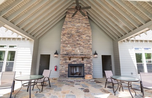 Tallassee House | The Eagles Nest | 3 Bed, 2 Bath