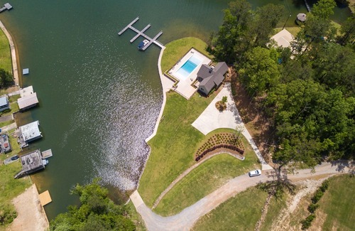 Tallassee House | The Eagles Nest | 3 Bed, 2 Bath