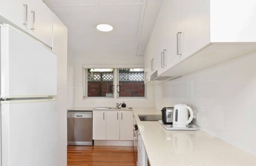Queenscliff House | The Eagles Nest - Great Position