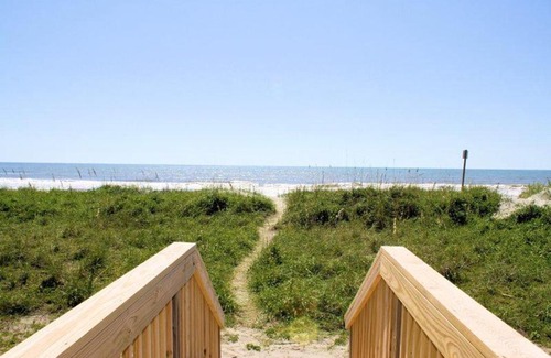 North Myrtle Beach House | The Earl by Seaside Vacations