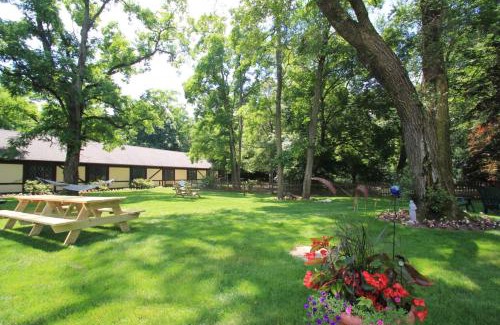 East Sandwich Hotel | The Earl of Sandwich Motel