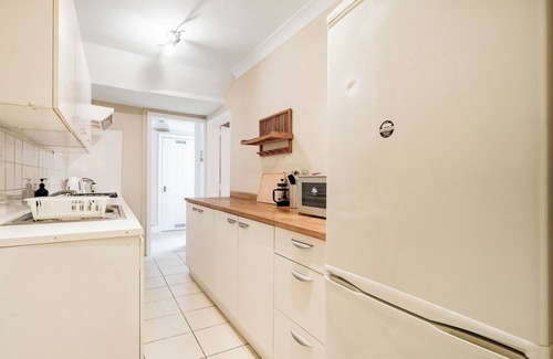 Fulham Apartment | The Earl's Court Wonder - Adorable 1bdr Flat With Terrace