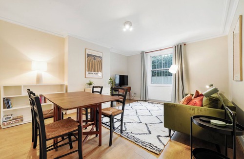 Fulham Apartment | The Earl's Court Wonder - Adorable 1bdr Flat With Terrace
