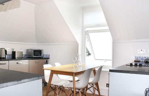 Sandgate Cottage | THE EAVES, family friendly, character holiday cottage in Sandgate