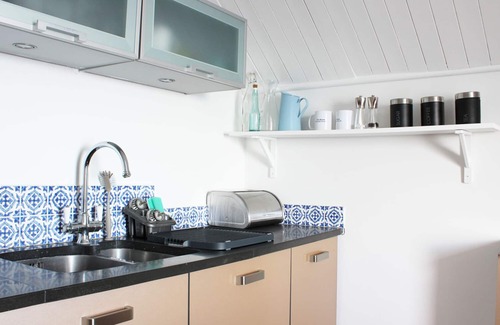 Sandgate Cottage | THE EAVES, family friendly, character holiday cottage in Sandgate