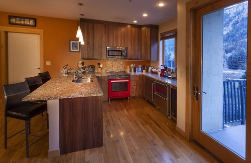 Taos Ski Valley Hotel | The Edelweiss Lodge and Spa