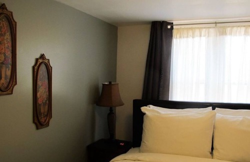 Queens Square Bed & Breakfast | The Eden Hall Inn B&B - The Cozy Corner