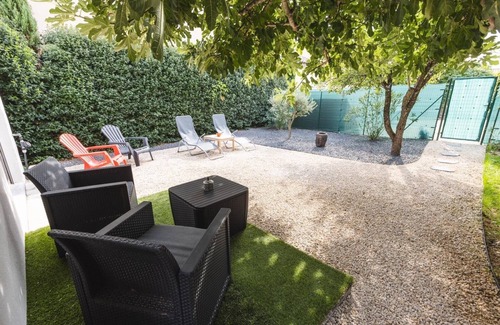 Carpentras House | The Eden House, an intimate, romantic cocoon with jacuzzi