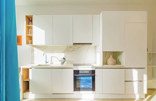 Kerr Serign Apartment | The Edge