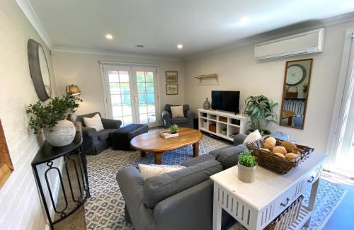 Orange House | The Edward Townhouse 153 - Tastefully Styled