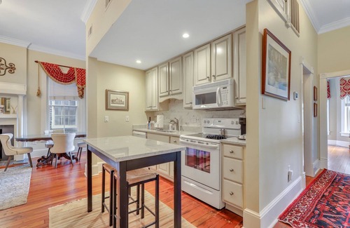 Old West Broad Neighborhood Apartment | The Elegant Madison Suite on Jones Street