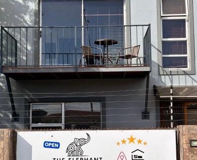 Gordons Bay Central Apartment | The Elephant House