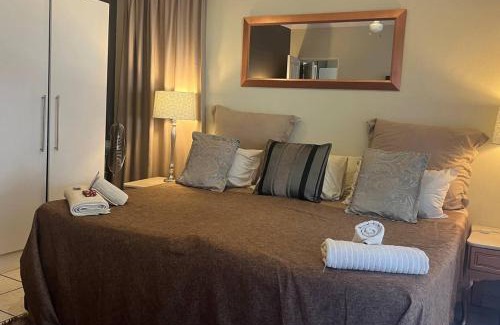 Waterkloof Glen House | The Elephant Room at Frederick's Place