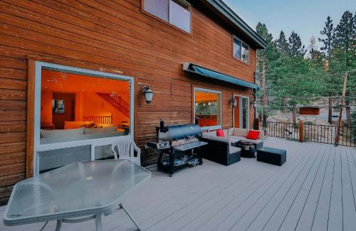 Upper Kingsbury House | The Elevator House - Sleeps 10