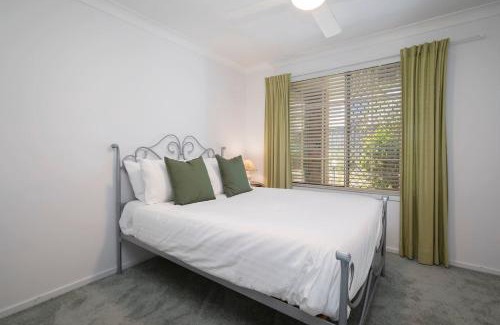 Tighes Hill House | 'The Elizabeth' A Romantic Garden Retreat for Two