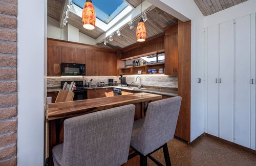 Otis House | The Elk Coast House - Secluded Beach Access - Wrap Around Deck - Spa - HotTub